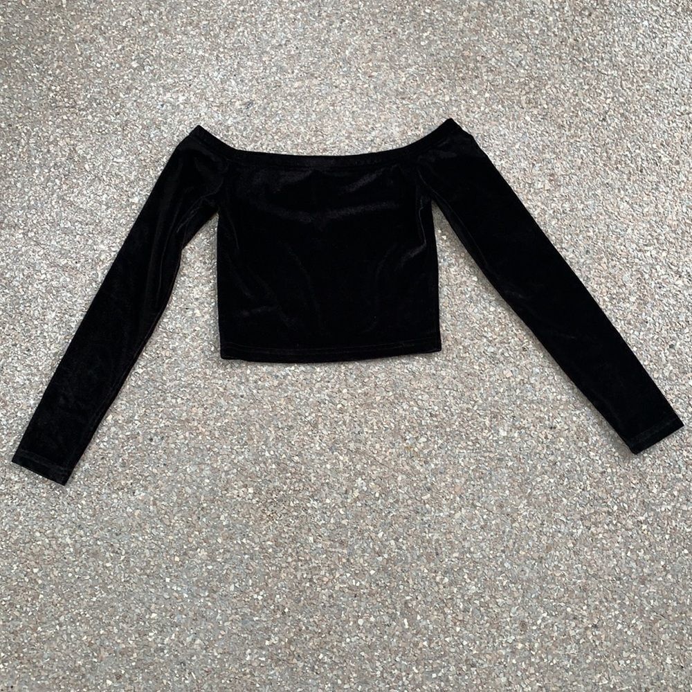 SHEIN Crop Top - Picture 2 of 4